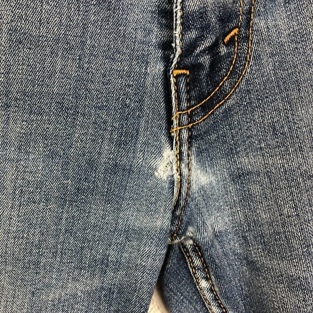 Levis this pair